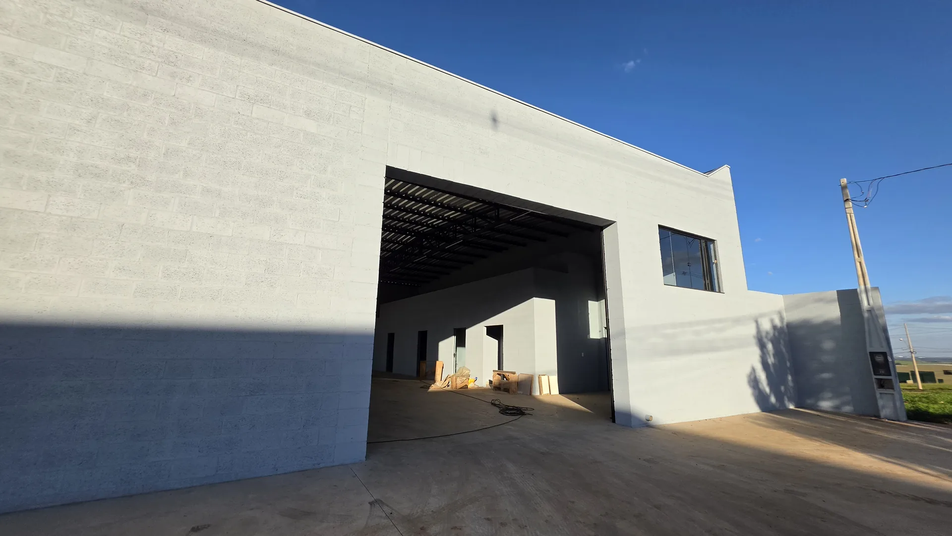 Galpão em estrutura — obra da Dust Engenharia